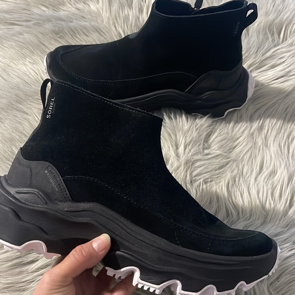 Sorel Black Ankle Boots - Picture 3 of 5